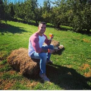 Meet your Posher, Jonathan